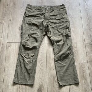 KUHL Pants Men’s 40x32 Olive Green Cargo Outdoor Hiking
